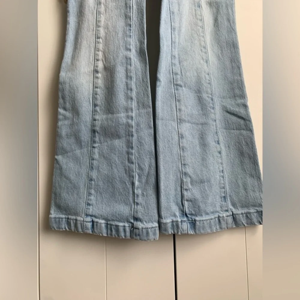 Free People We The Free Camilla‎ Overall Slim Bootcut Fit Light Wash Size Small